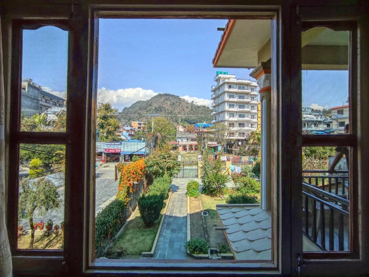 The Mountain House Hotel Pokhara Buitenkant foto