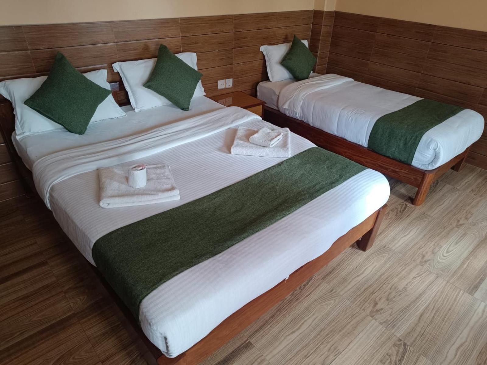 The Mountain House Hotel Pokhara Buitenkant foto