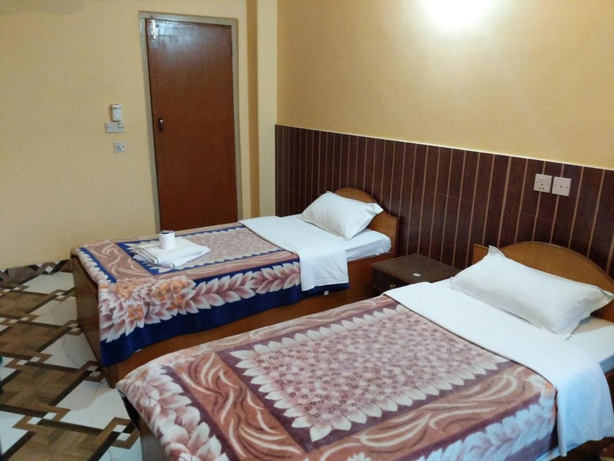 The Mountain House Hotel Pokhara Buitenkant foto